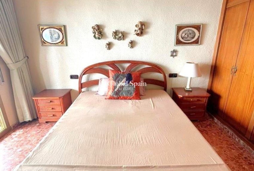 Wederverkoop - APPARTEMENT -
TORREVIEJA - Estacion de autobuses