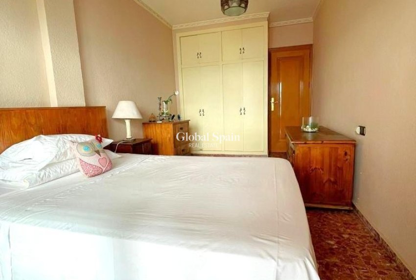 Wederverkoop - APPARTEMENT -
TORREVIEJA - Estacion de autobuses