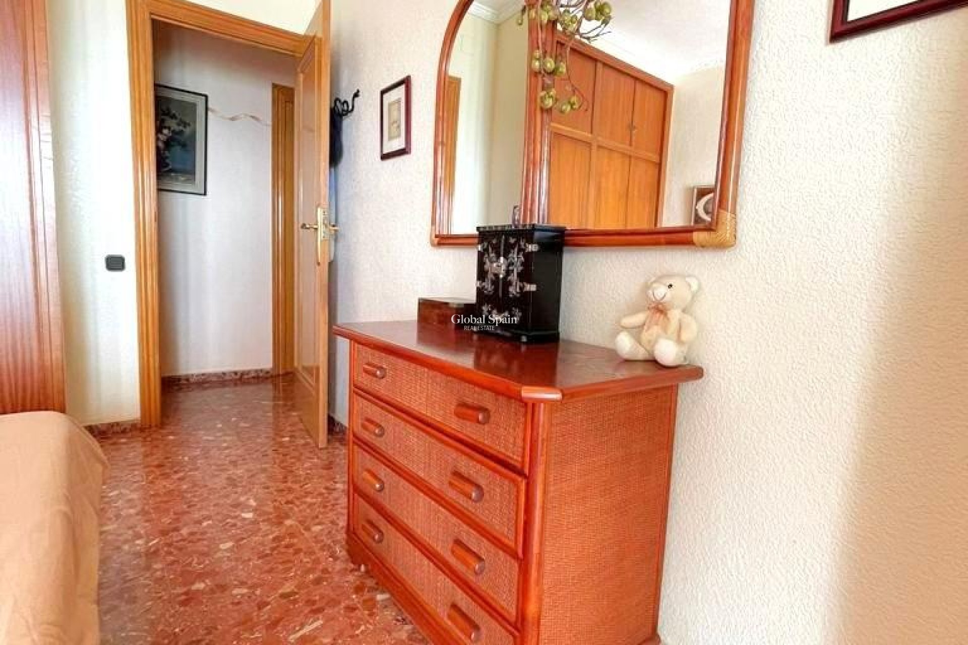 Wederverkoop - APPARTEMENT -
TORREVIEJA - Estacion de autobuses