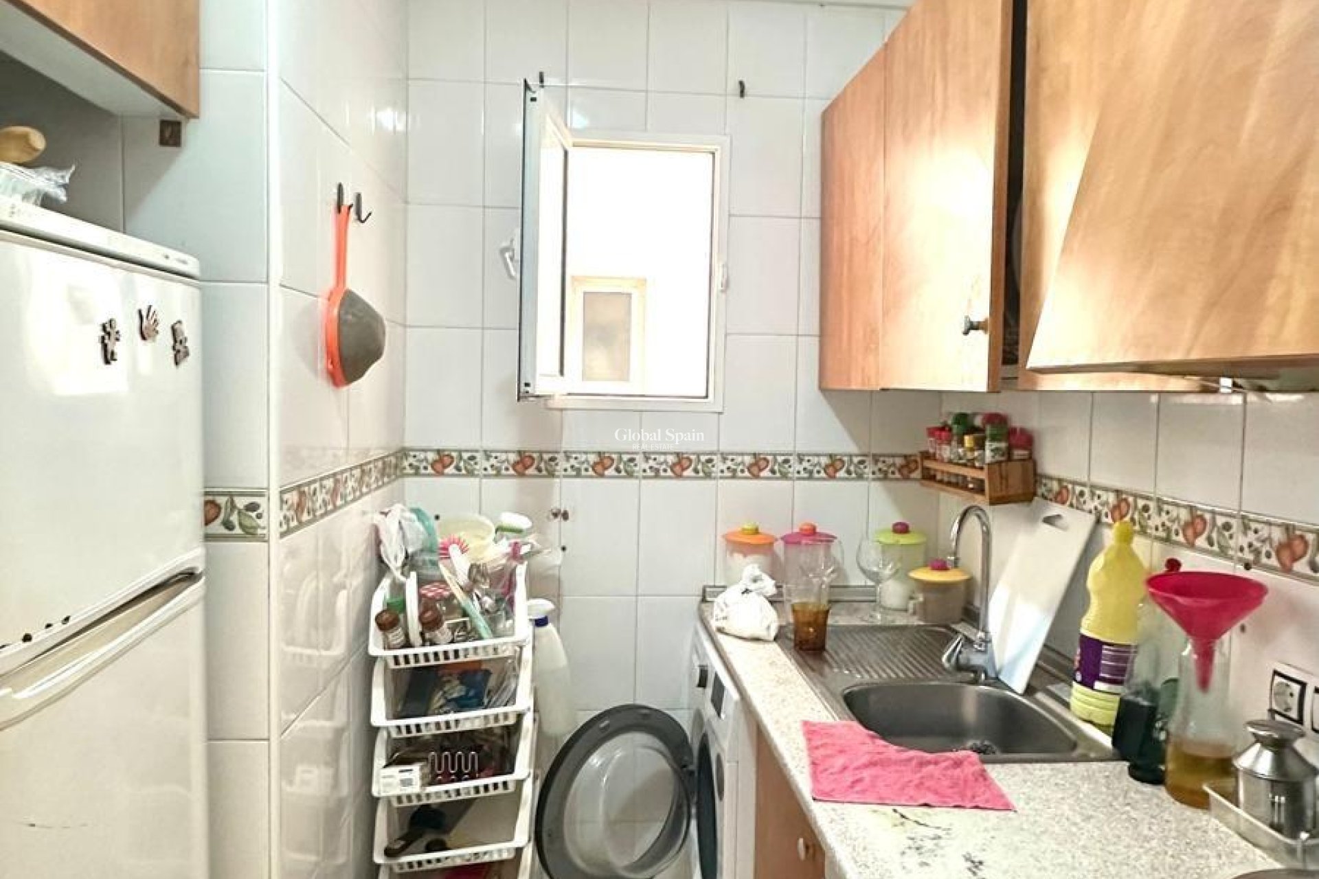 Wederverkoop - APPARTEMENT -
TORREVIEJA - Estacion de autobuses