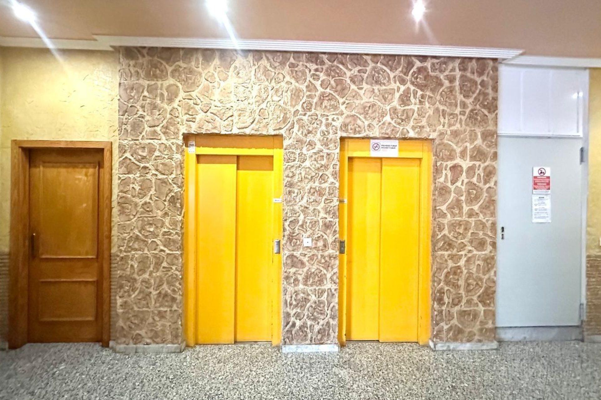Wederverkoop - APPARTEMENT -
TORREVIEJA - Estacion de autobuses