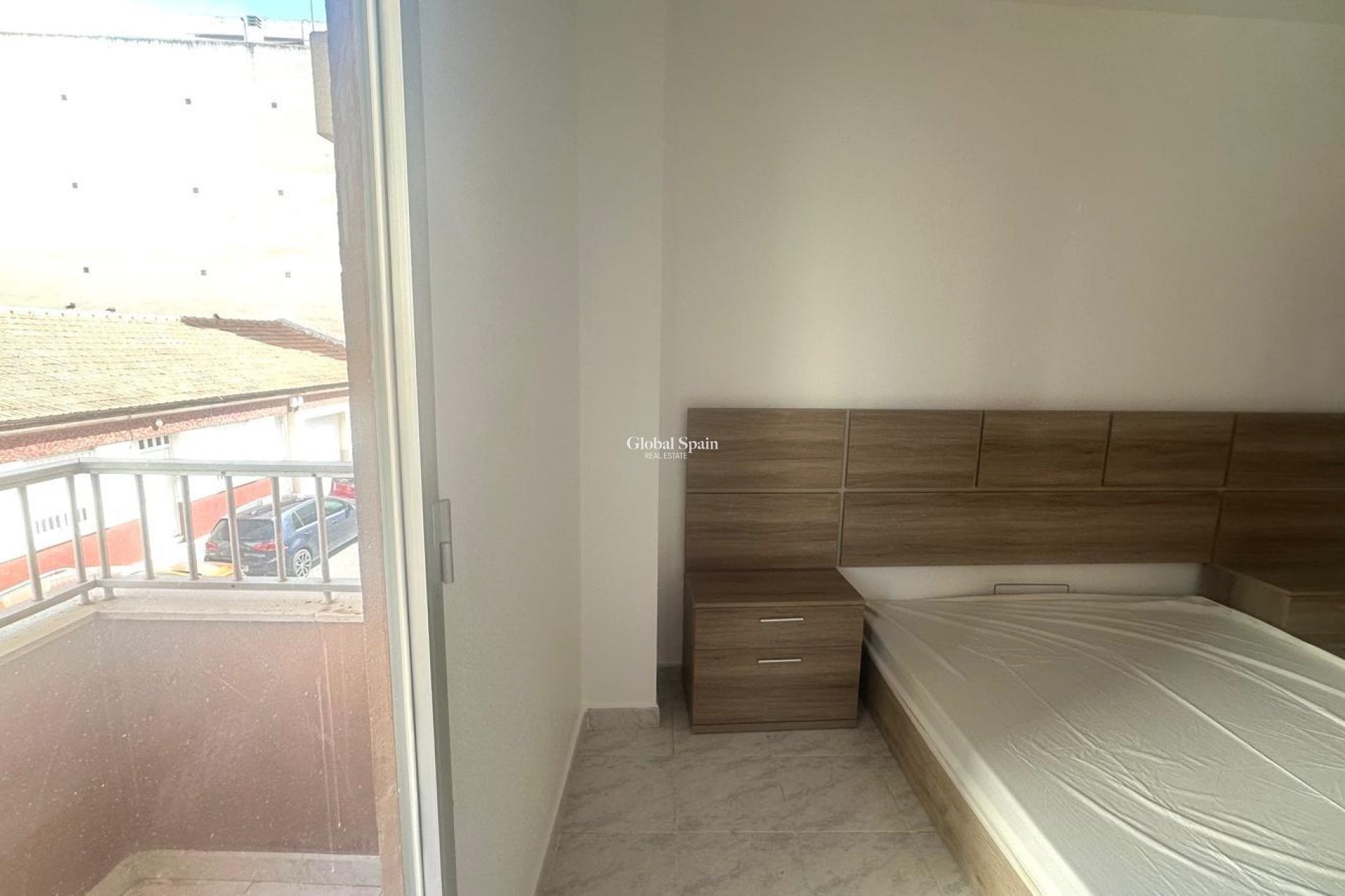 Wederverkoop - APPARTEMENT -
TORREVIEJA - Estacion de autobuses