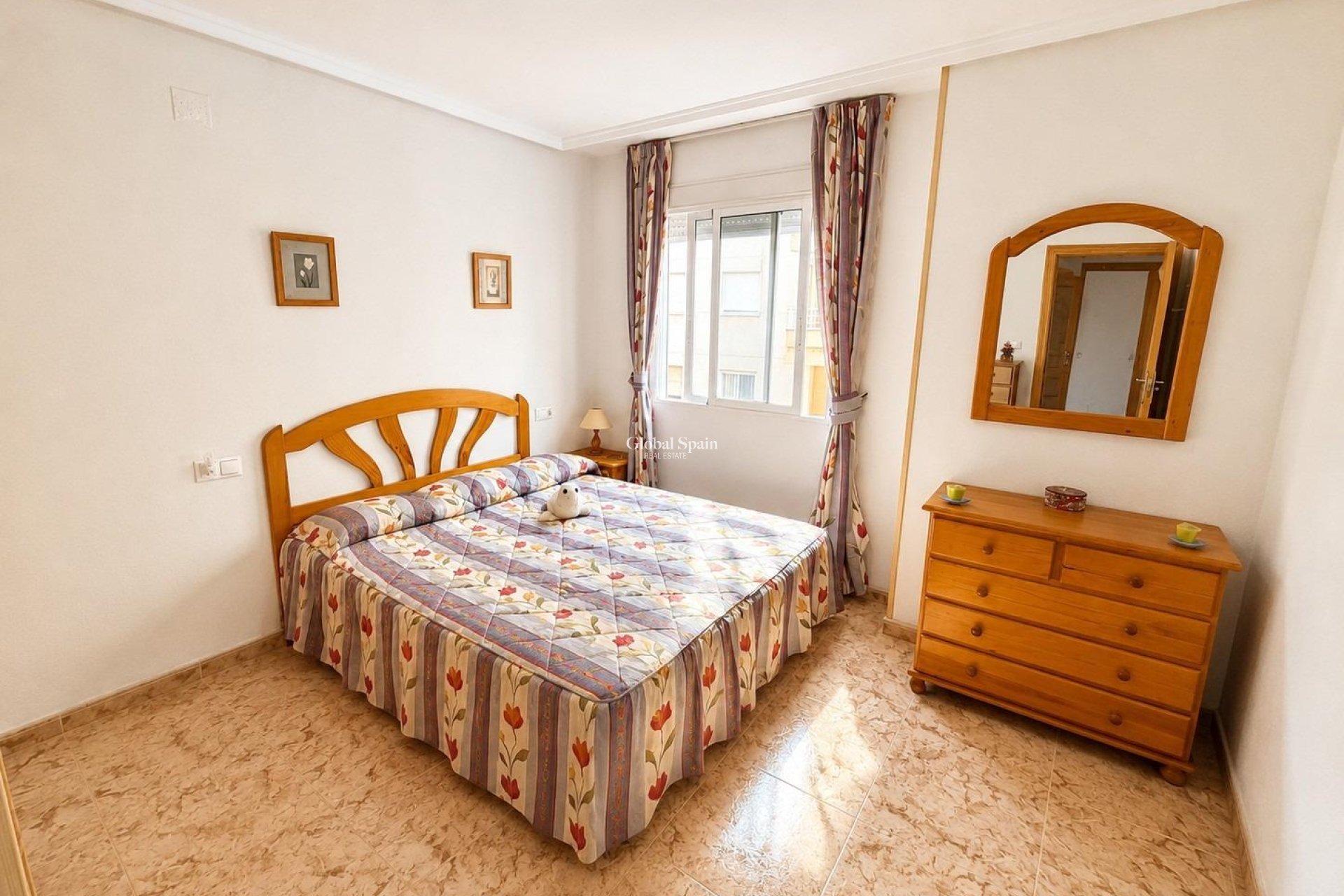 Wederverkoop - APPARTEMENT -
TORREVIEJA - Estacion de autobuses