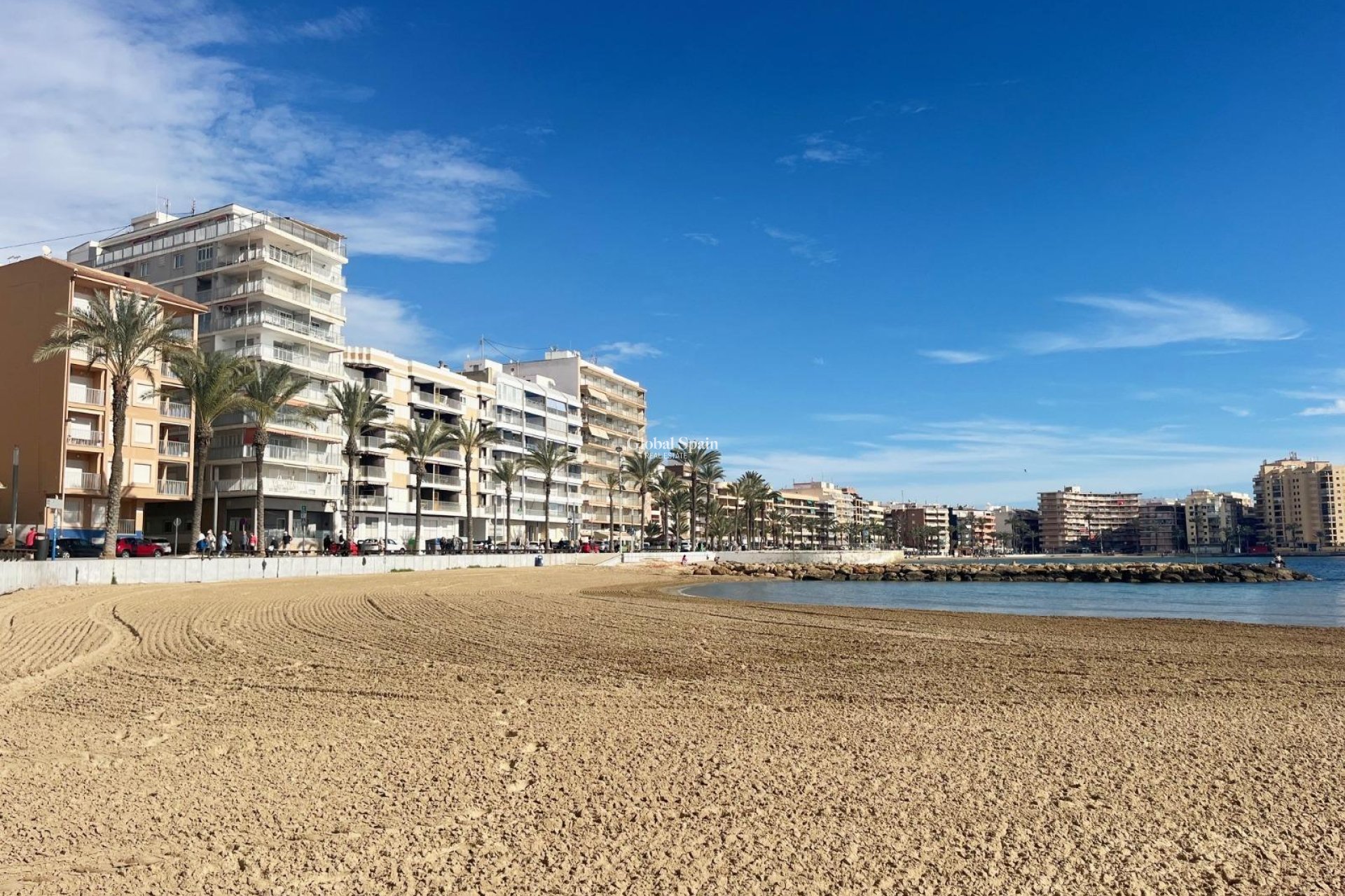 Wederverkoop - APPARTEMENT -
TORREVIEJA - Estacion de autobuses