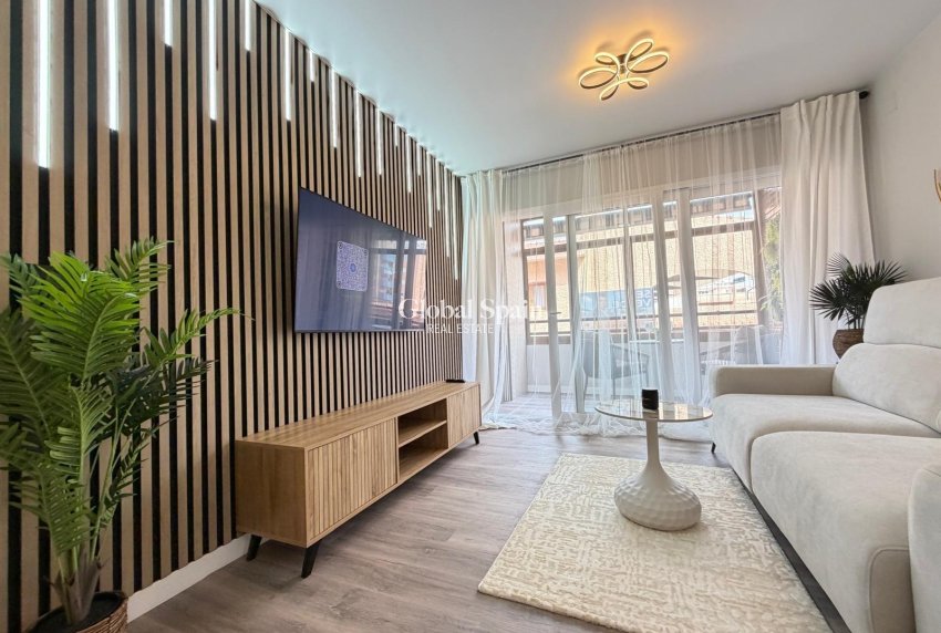Wederverkoop - APPARTEMENT -
TORREVIEJA - Estacion de autobuses