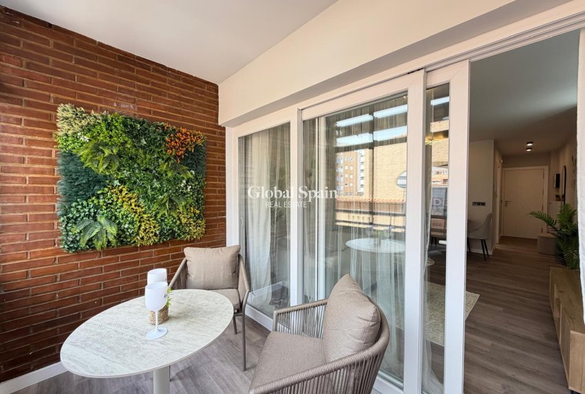 Wederverkoop - APPARTEMENT -
TORREVIEJA - Estacion de autobuses