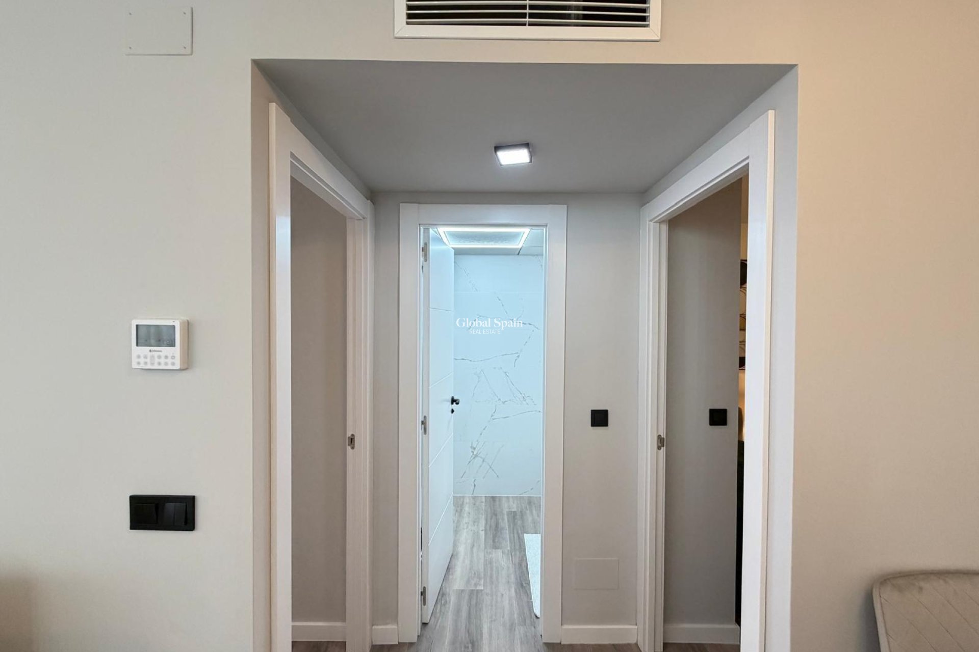 Wederverkoop - APPARTEMENT -
TORREVIEJA - Estacion de autobuses