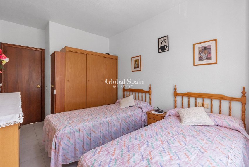 Wederverkoop - APPARTEMENT -
TORREVIEJA - Estacion de autobuses