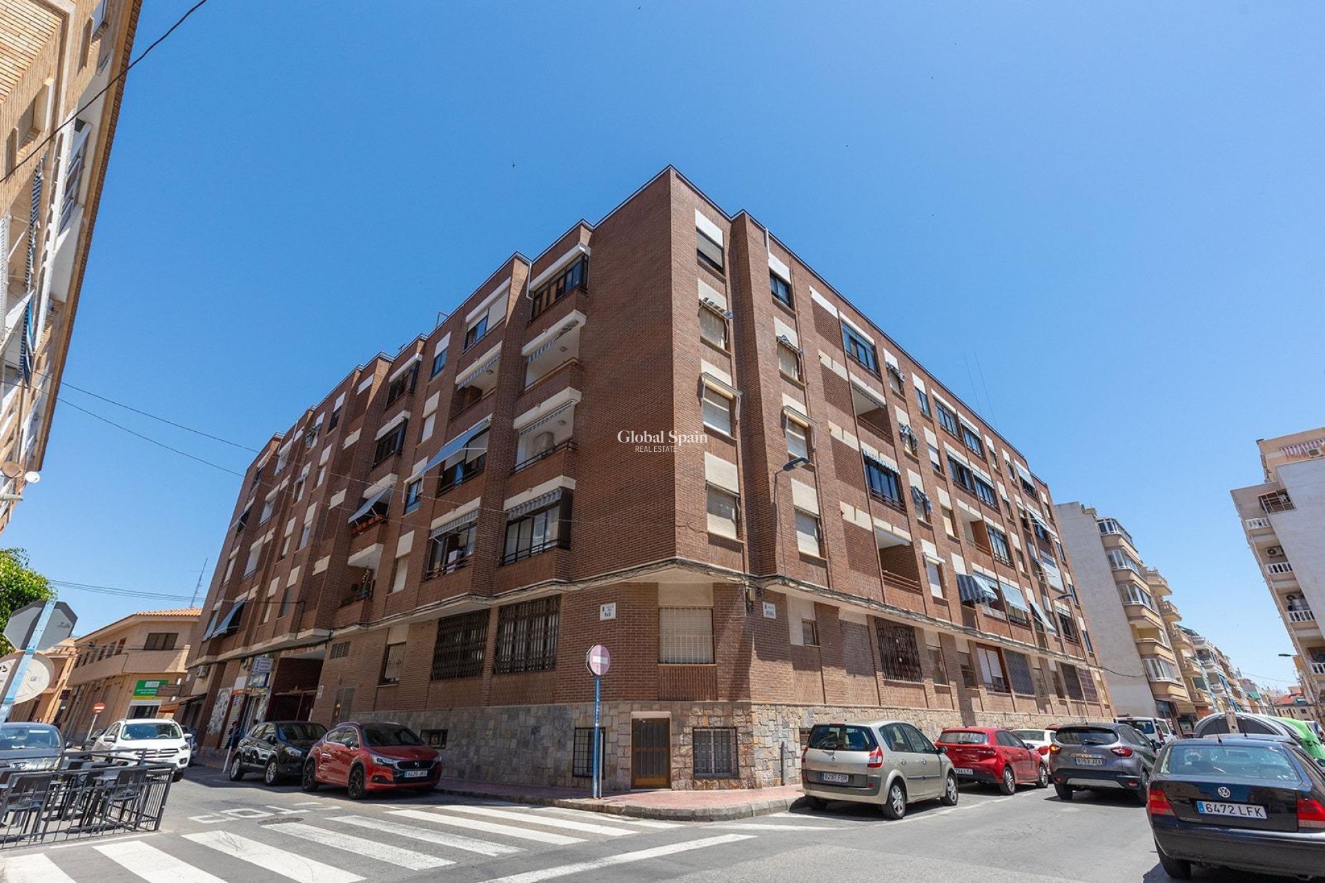 Wederverkoop - APPARTEMENT -
TORREVIEJA - Estacion de autobuses