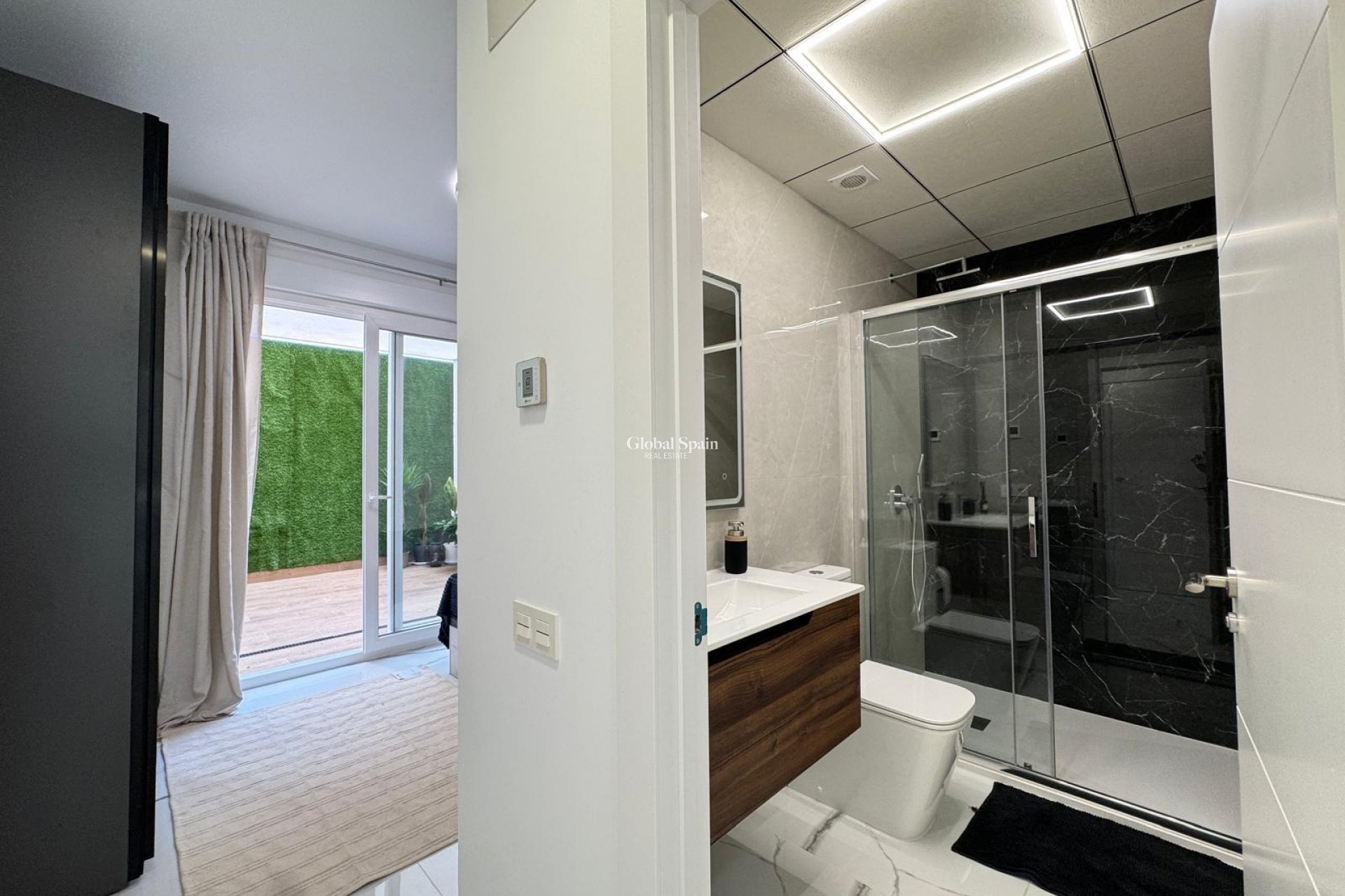 Wederverkoop - APPARTEMENT -
TORREVIEJA - Estacion de autobuses