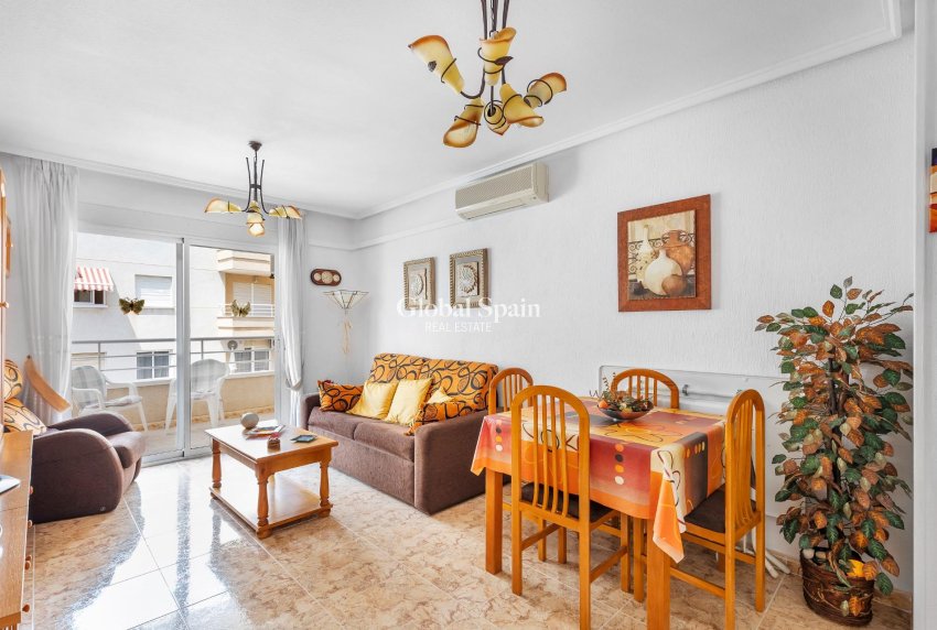 Wederverkoop - APPARTEMENT -
TORREVIEJA - Estacion de autobuses