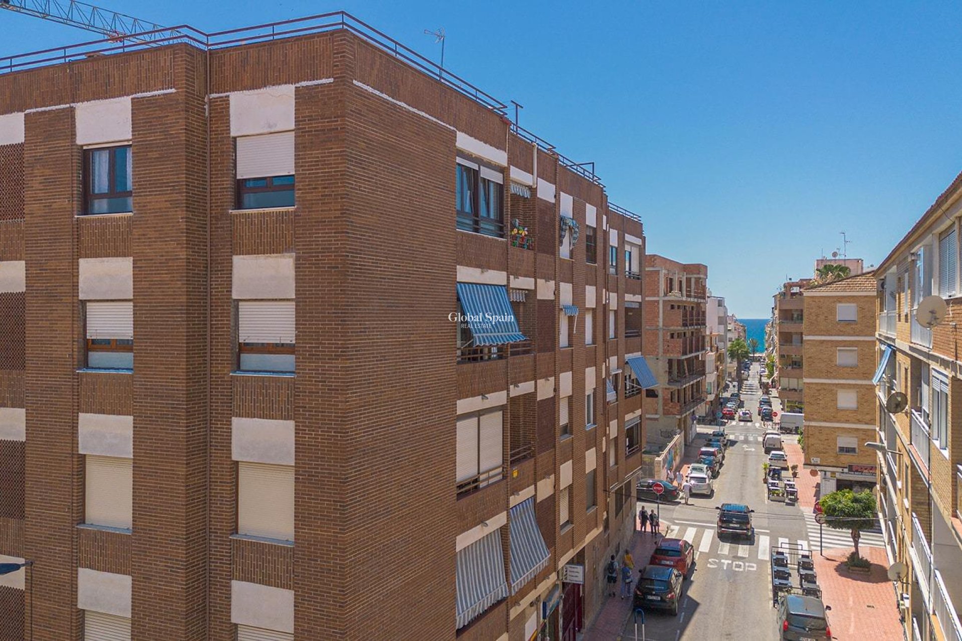 Wederverkoop - APPARTEMENT -
TORREVIEJA - Estacion de autobuses