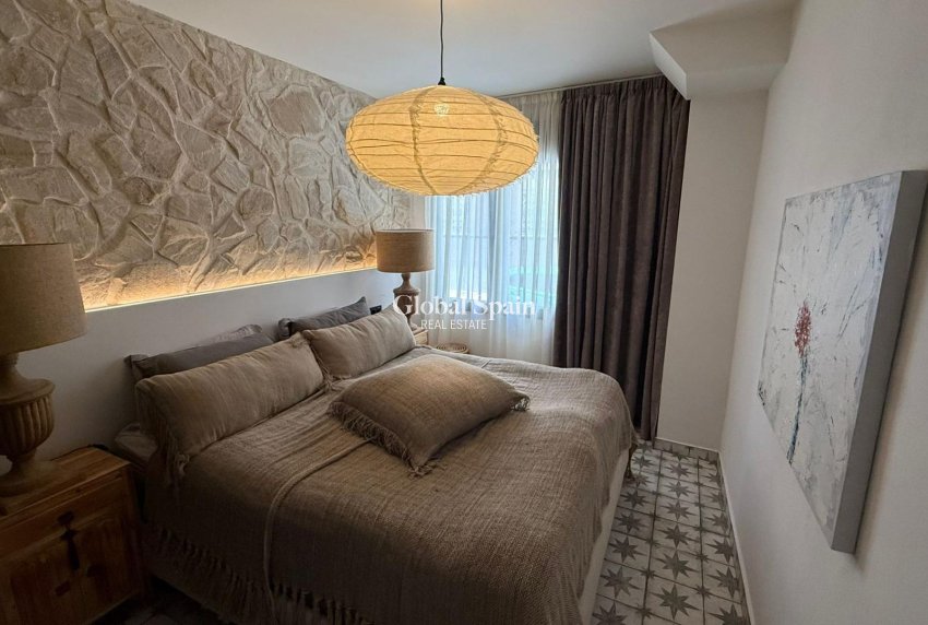 Wederverkoop - APPARTEMENT -
TORREVIEJA - Estacion de autobuses