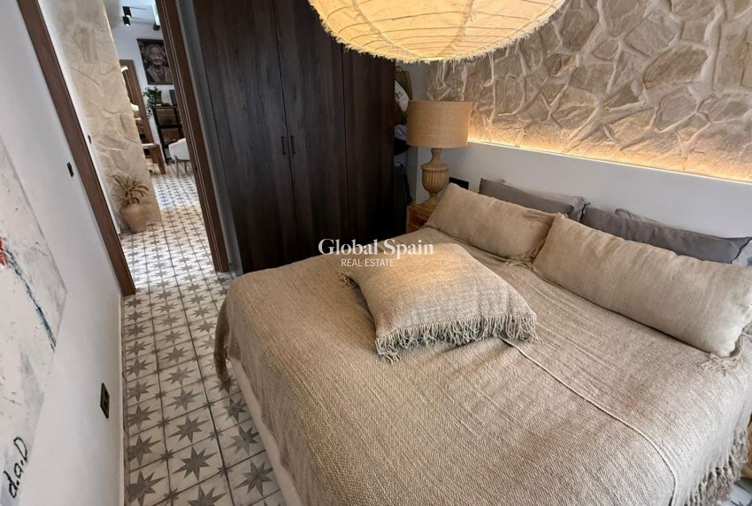 Wederverkoop - APPARTEMENT -
TORREVIEJA - Estacion de autobuses