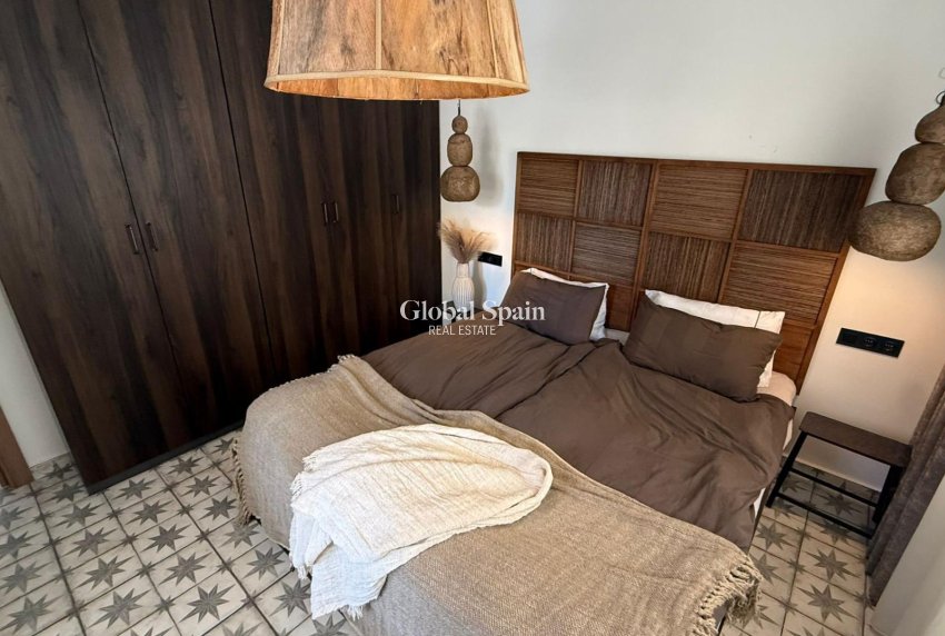 Wederverkoop - APPARTEMENT -
TORREVIEJA - Estacion de autobuses