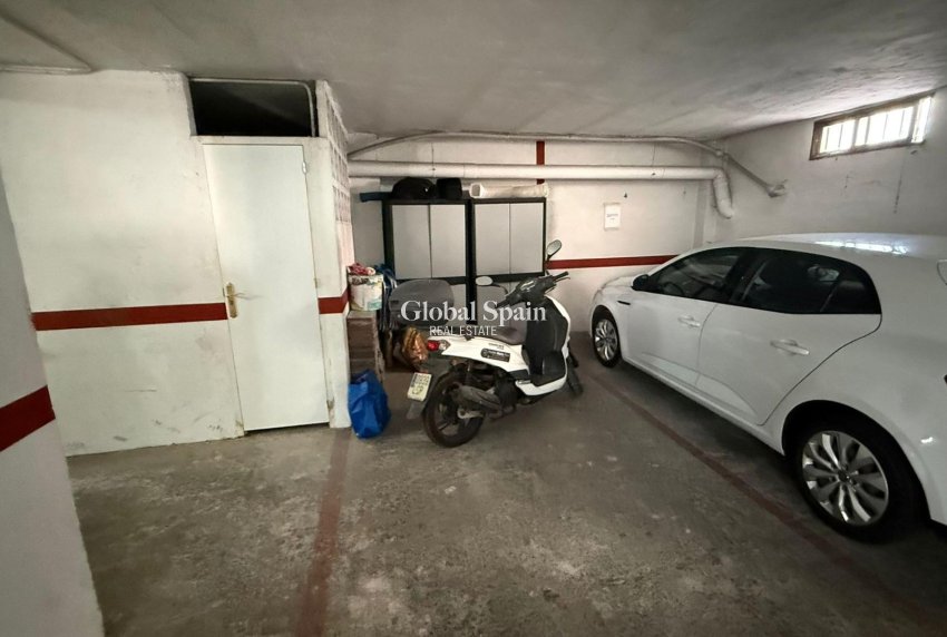 Wederverkoop - APPARTEMENT -
TORREVIEJA - Estacion de autobuses