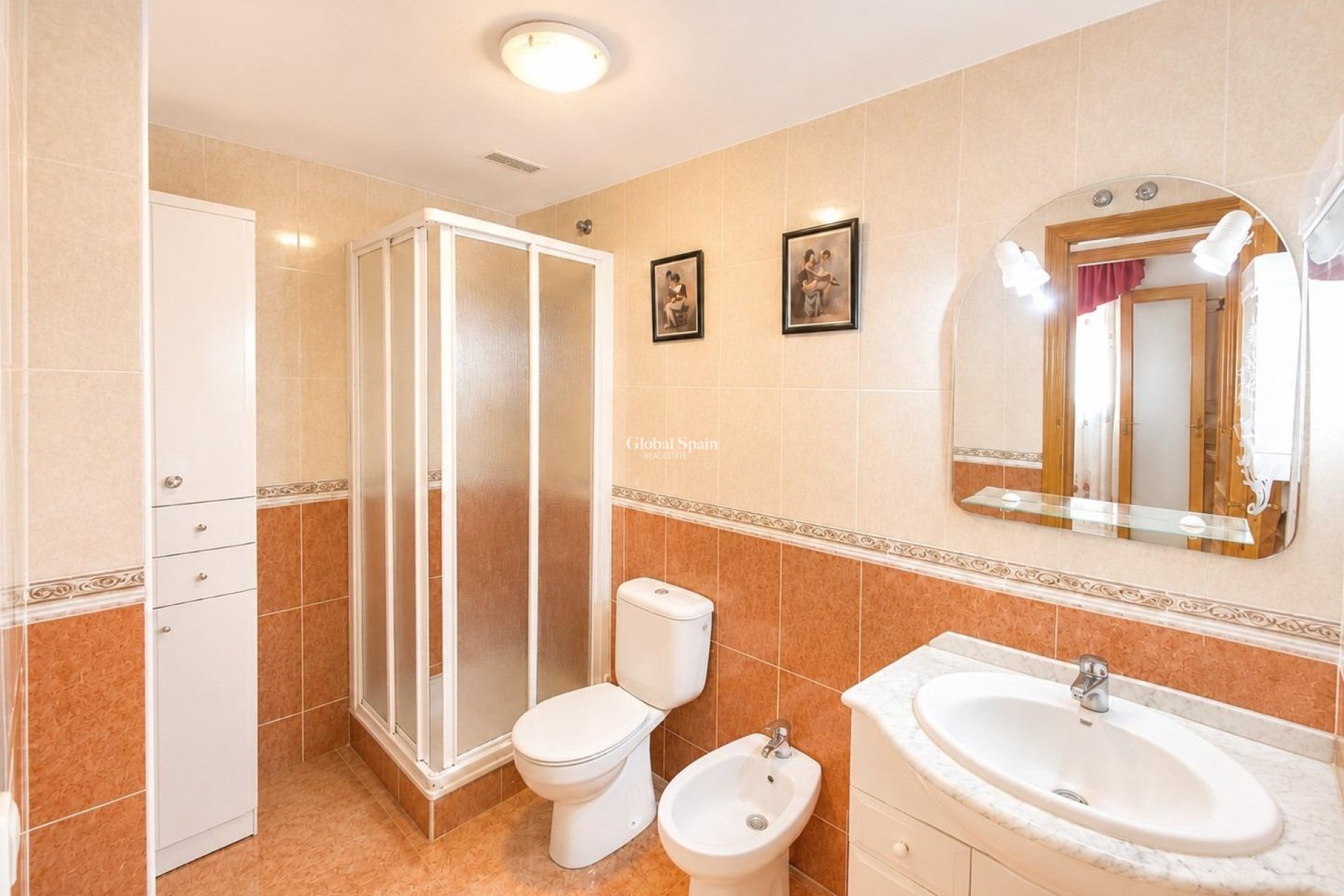 Wederverkoop - APPARTEMENT -
TORREVIEJA - Estacion de autobuses