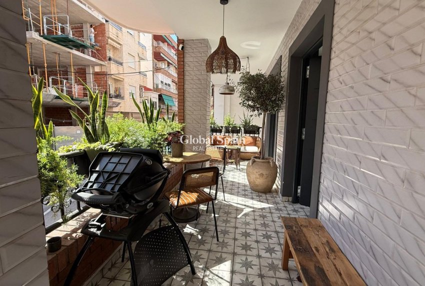 Wederverkoop - APPARTEMENT -
TORREVIEJA - Estacion de autobuses