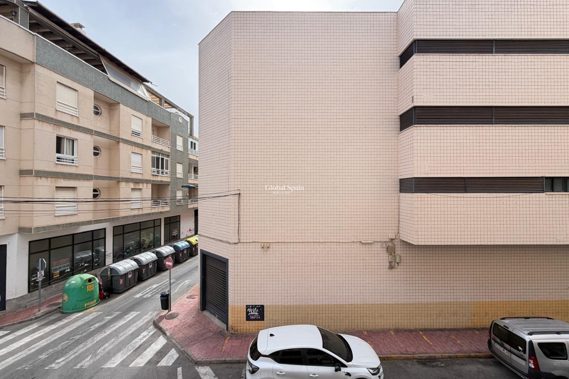 Wederverkoop - APPARTEMENT -
TORREVIEJA - Estacion de autobuses
