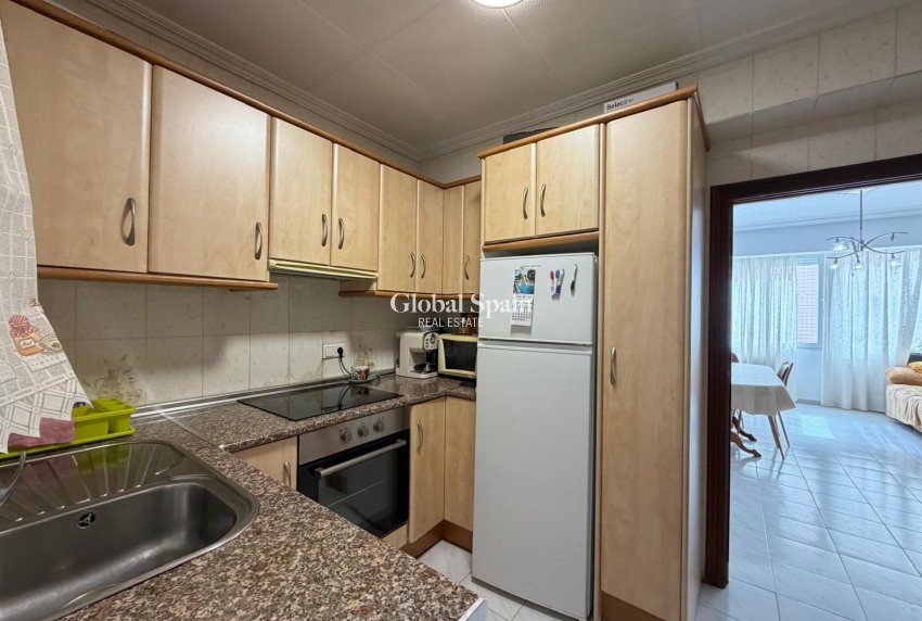 Wederverkoop - APPARTEMENT -
TORREVIEJA - Estacion de autobuses