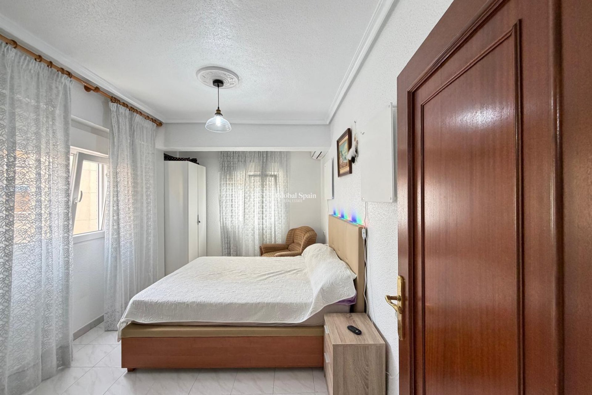 Wederverkoop - APPARTEMENT -
TORREVIEJA - Estacion de autobuses