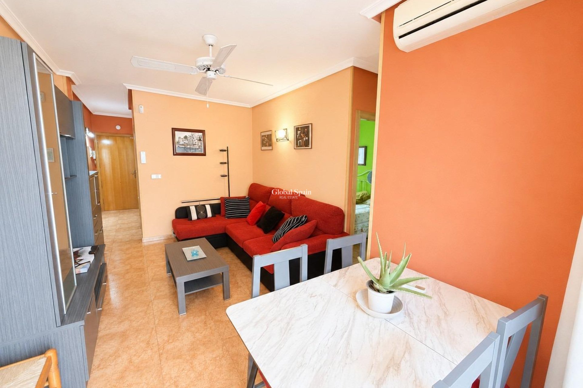 Wederverkoop - APPARTEMENT -
TORREVIEJA - Estacion de autobuses