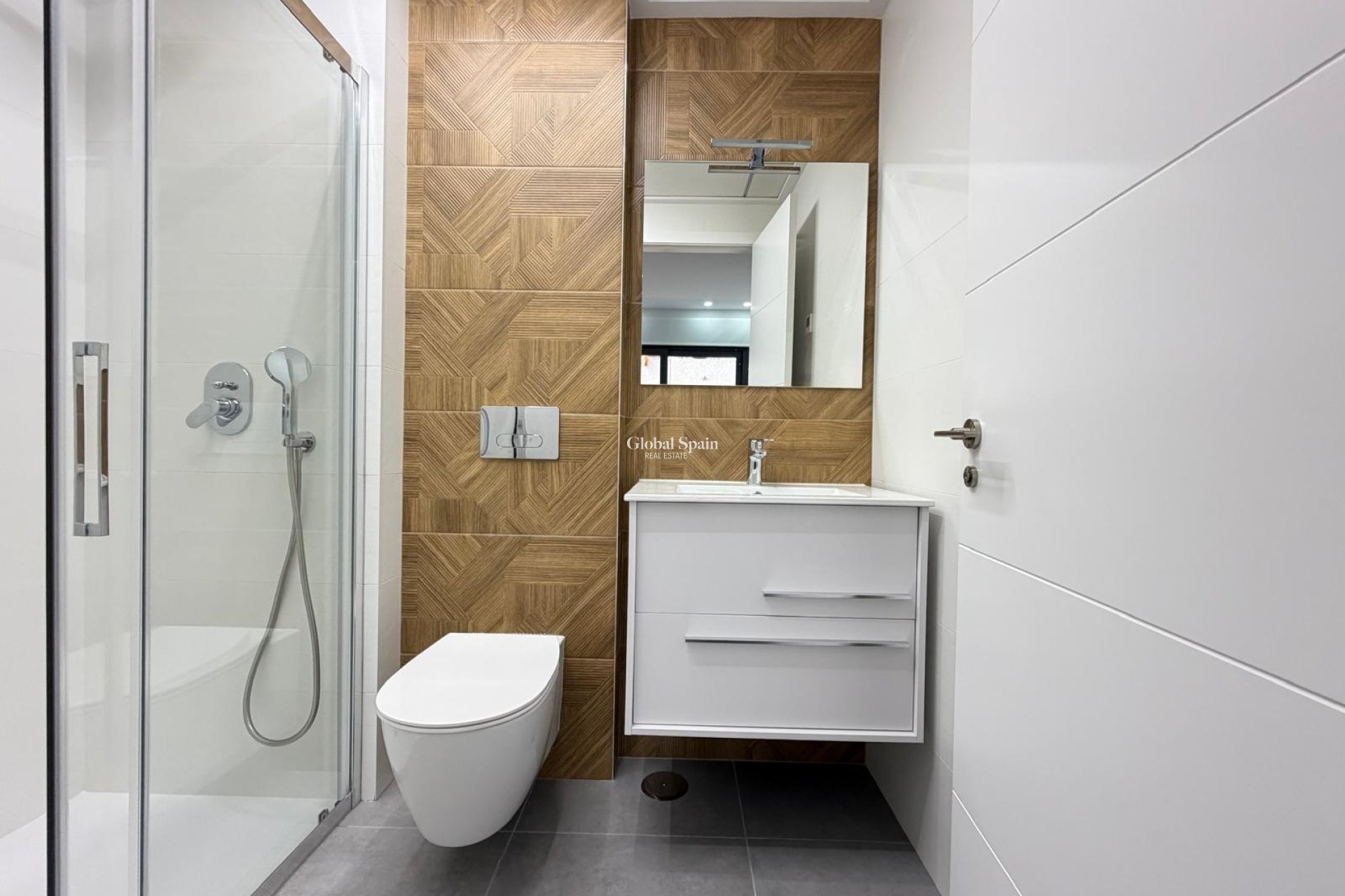 Wederverkoop - APPARTEMENT -
TORREVIEJA - Estacion de autobuses
