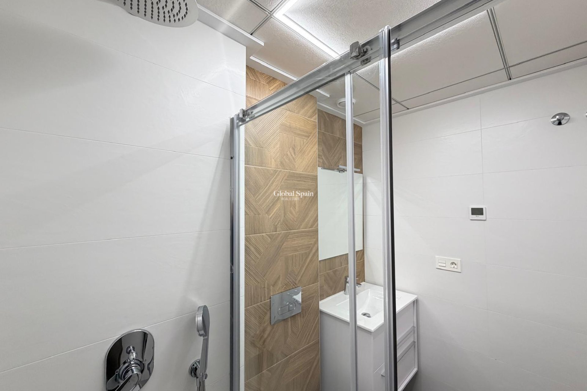 Wederverkoop - APPARTEMENT -
TORREVIEJA - Estacion de autobuses