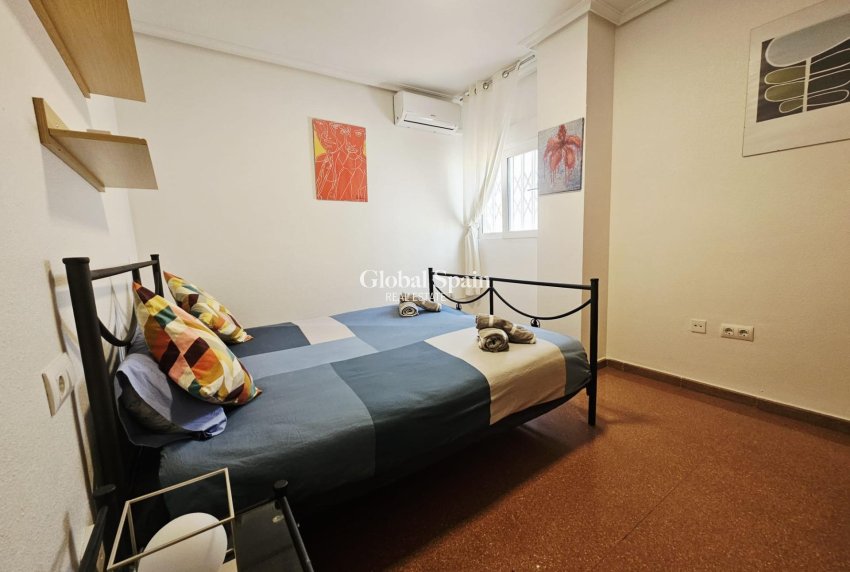 Wederverkoop - APPARTEMENT -
TORREVIEJA - Estacion de autobuses