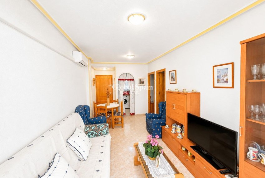 Wederverkoop - APPARTEMENT -
TORREVIEJA - Estacion de autobuses