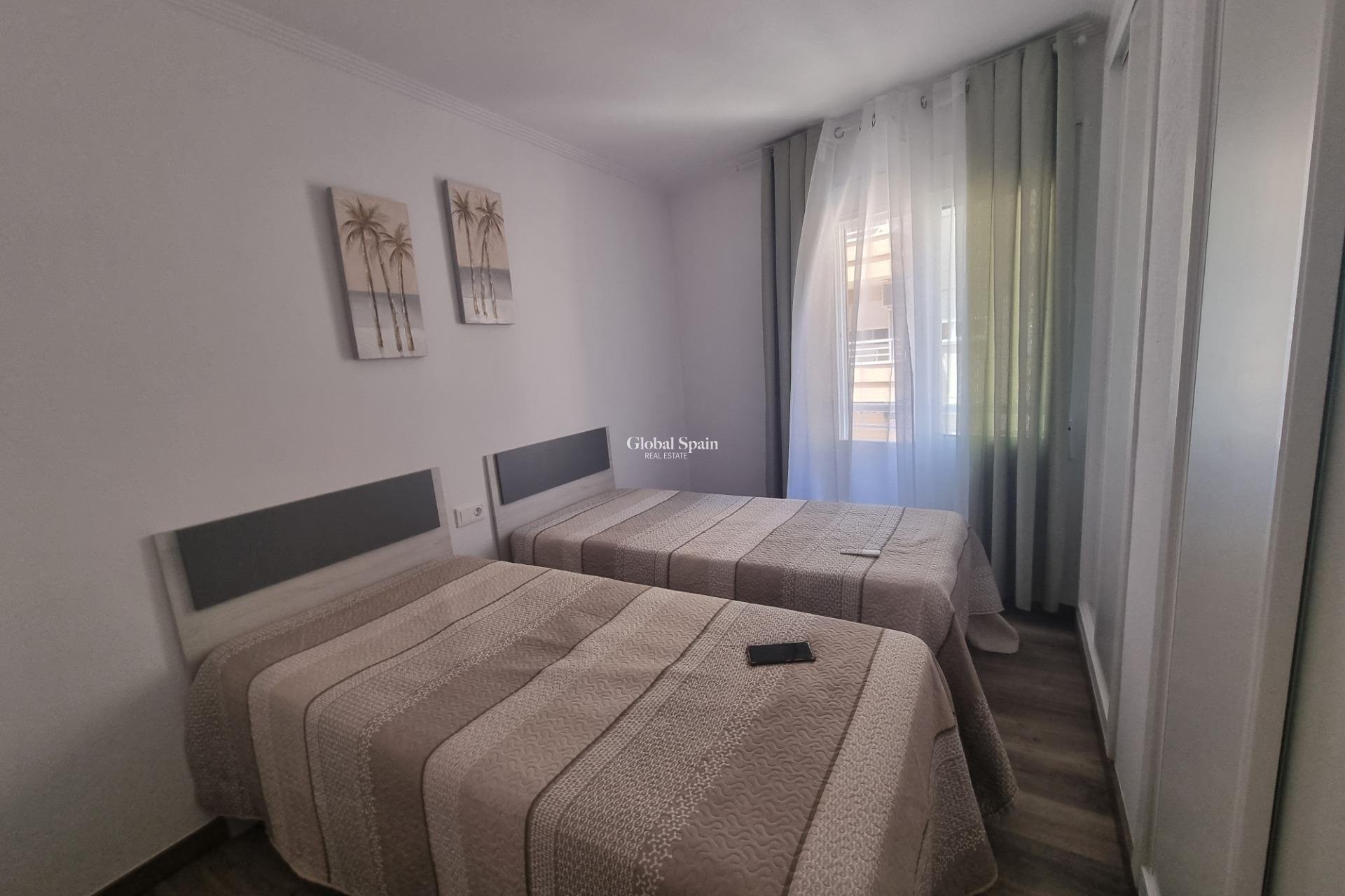 Wederverkoop - APPARTEMENT -
TORREVIEJA - Estacion de autobuses