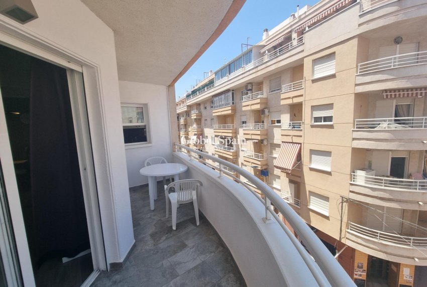 Wederverkoop - APPARTEMENT -
TORREVIEJA - Estacion de autobuses