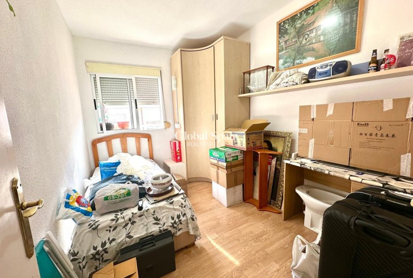 Wederverkoop - APPARTEMENT -
TORREVIEJA - Estacion de autobuses