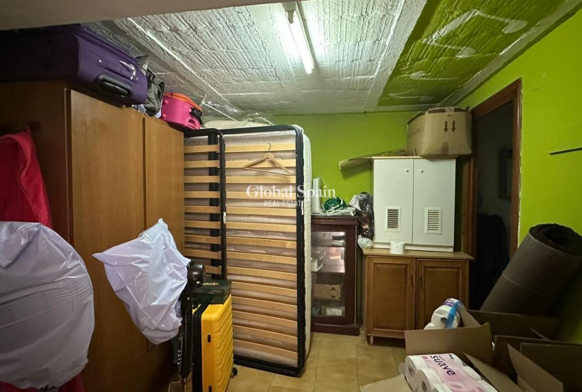 Wederverkoop - APPARTEMENT -
TORREVIEJA - Estacion de autobuses