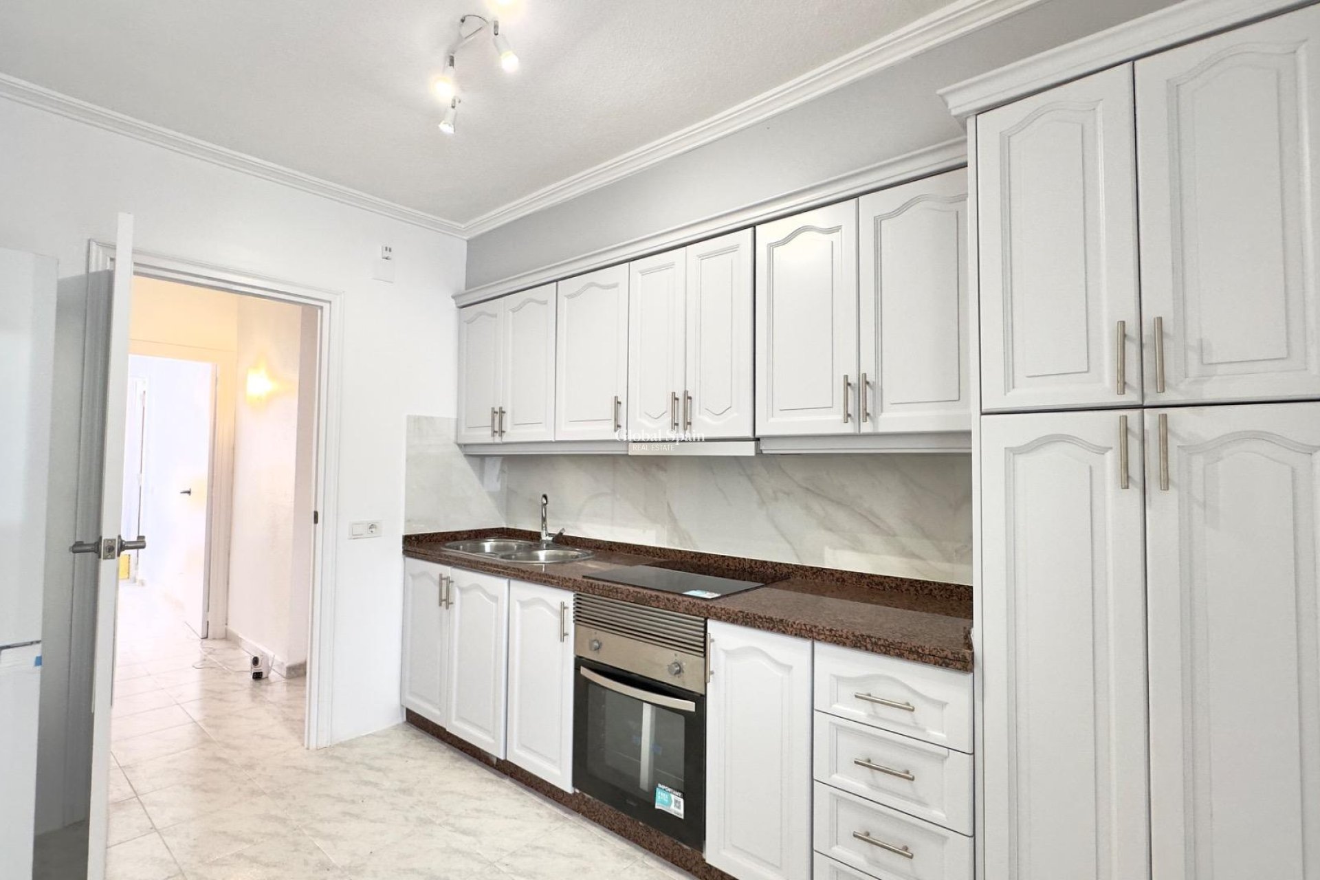 Wederverkoop - APPARTEMENT -
TORREVIEJA - Estacion de autobuses