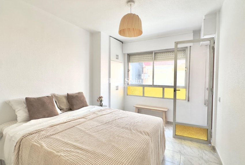 Wederverkoop - APPARTEMENT -
TORREVIEJA - Estacion de autobuses