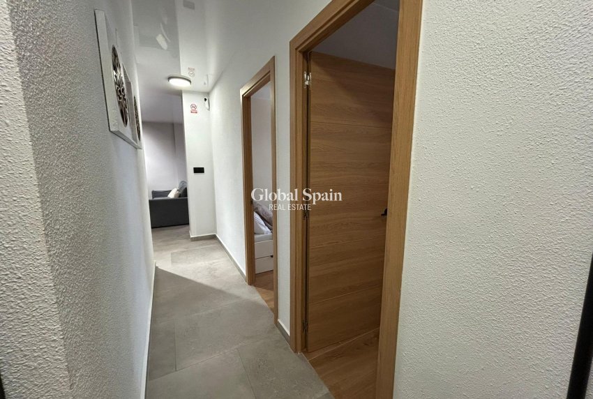 Wederverkoop - APPARTEMENT -
TORREVIEJA - Estacion de autobuses