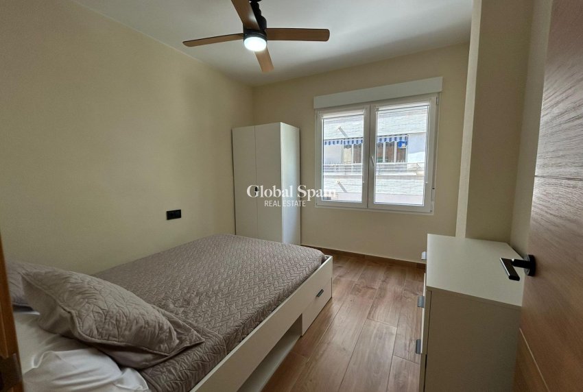 Wederverkoop - APPARTEMENT -
TORREVIEJA - Estacion de autobuses