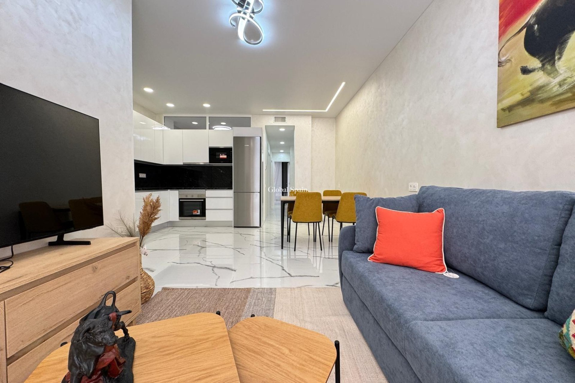 Wederverkoop - APPARTEMENT -
TORREVIEJA - Estacion de autobuses