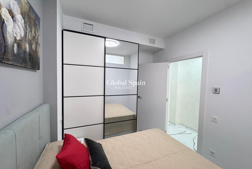 Wederverkoop - APPARTEMENT -
TORREVIEJA - Estacion de autobuses