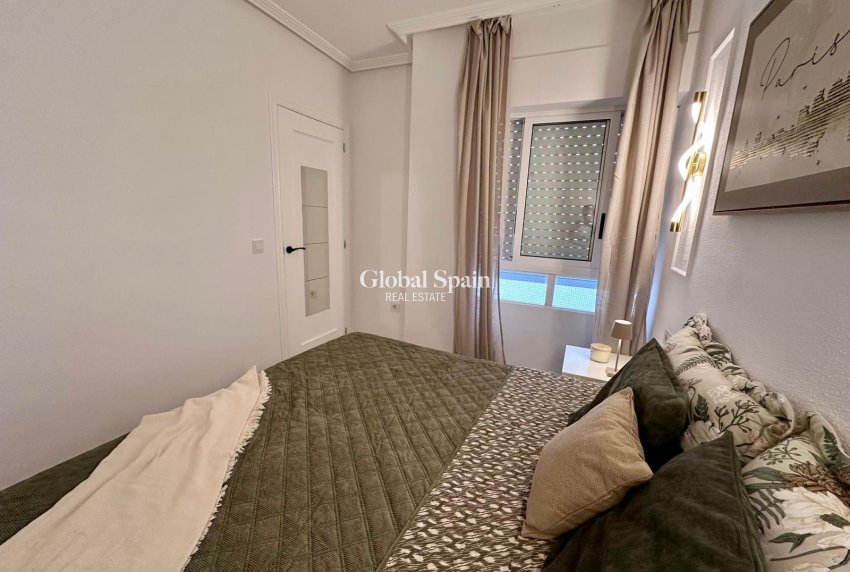 Wederverkoop - APPARTEMENT -
TORREVIEJA - Estacion de autobuses