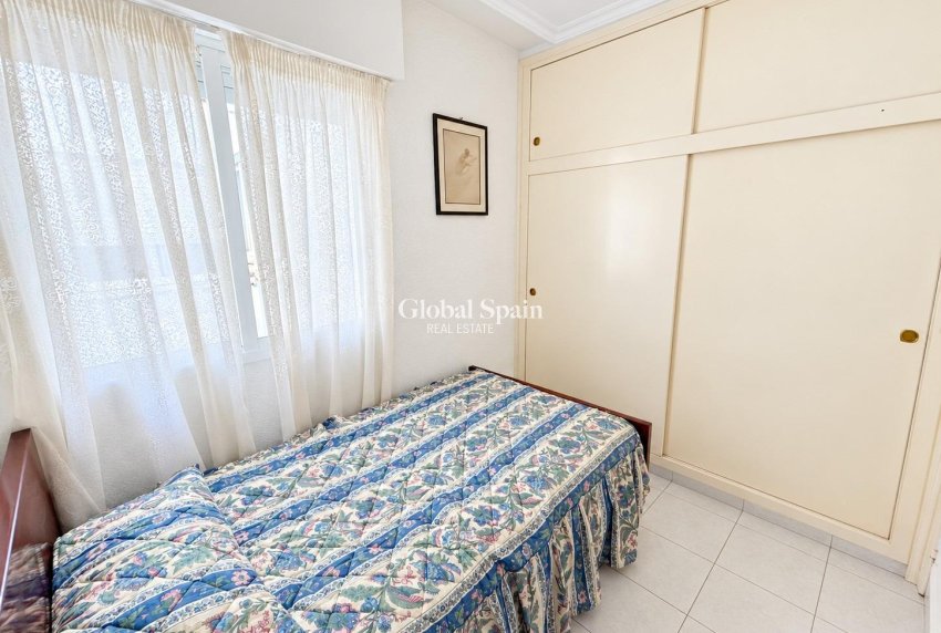 Wederverkoop - APPARTEMENT -
TORREVIEJA - Estacion de autobuses