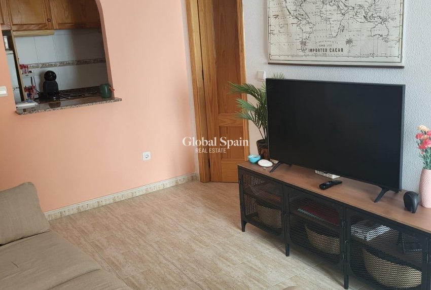 Wederverkoop - APPARTEMENT -
TORREVIEJA - Estacion de autobuses