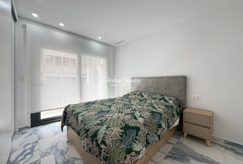 Wederverkoop - APPARTEMENT -
TORREVIEJA - Estacion de autobuses