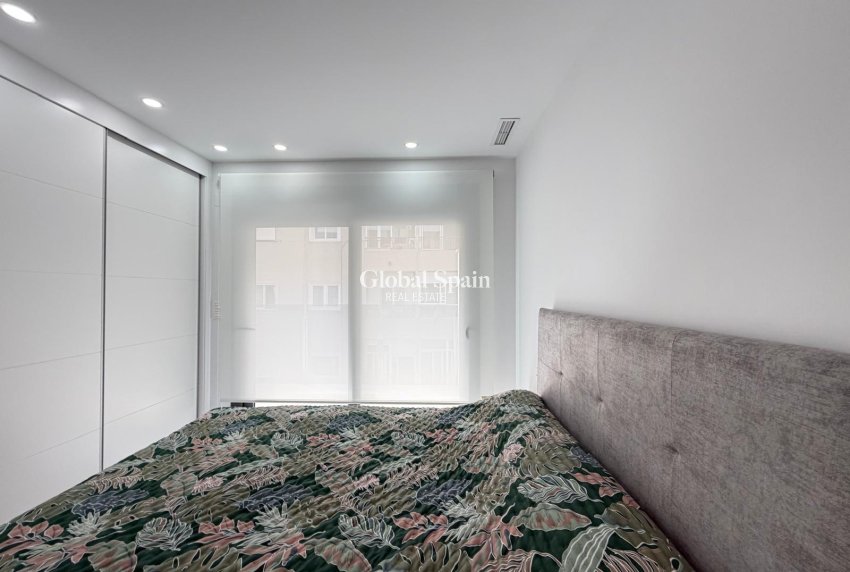 Wederverkoop - APPARTEMENT -
TORREVIEJA - Estacion de autobuses