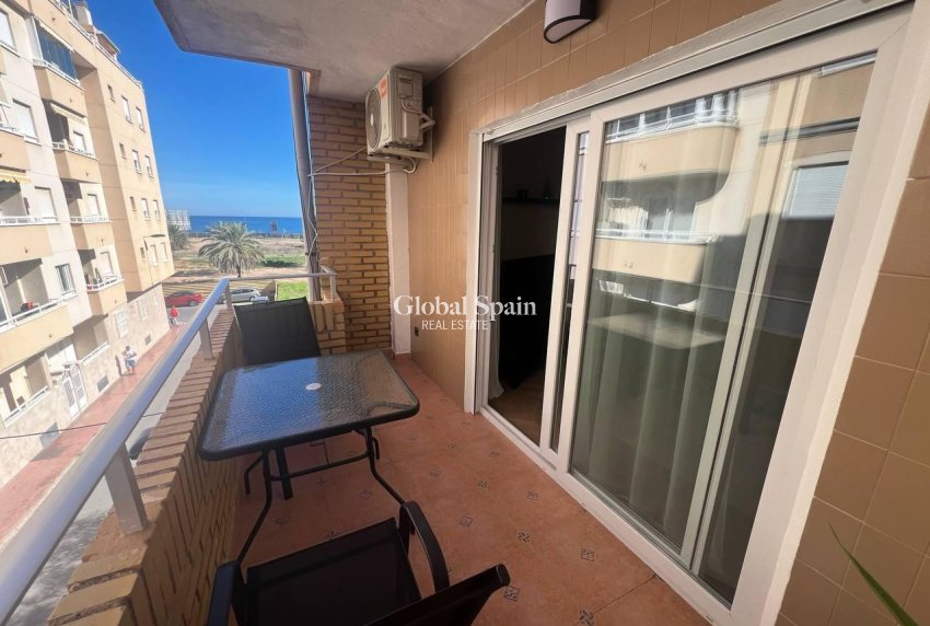 Wederverkoop - APPARTEMENT -
TORREVIEJA - Estacion de autobuses