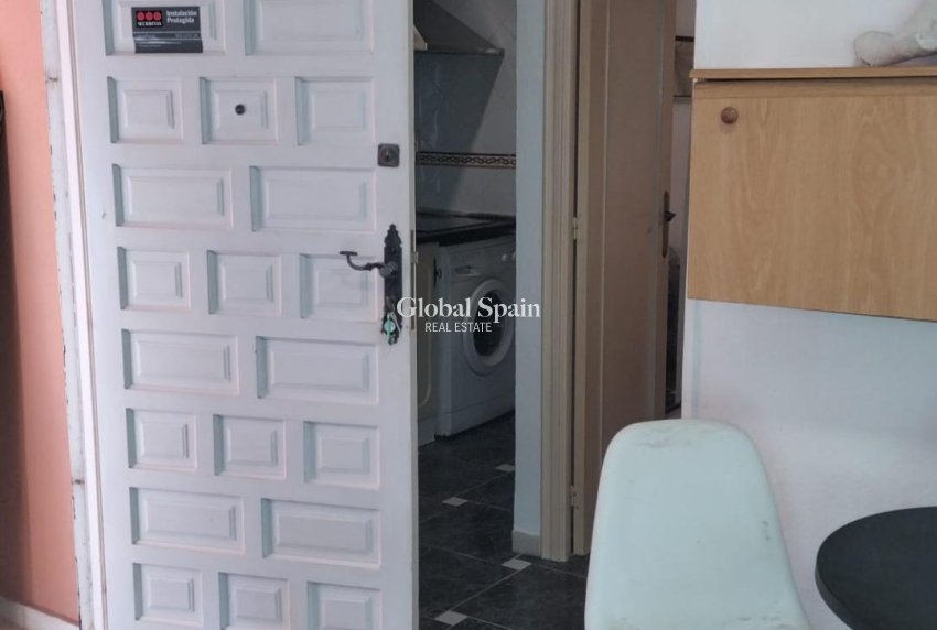 Wederverkoop - APPARTEMENT -
TORREVIEJA - Gaspar Perrelló