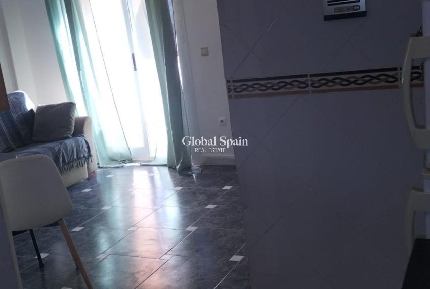 Wederverkoop - APPARTEMENT -
TORREVIEJA - Gaspar Perrelló