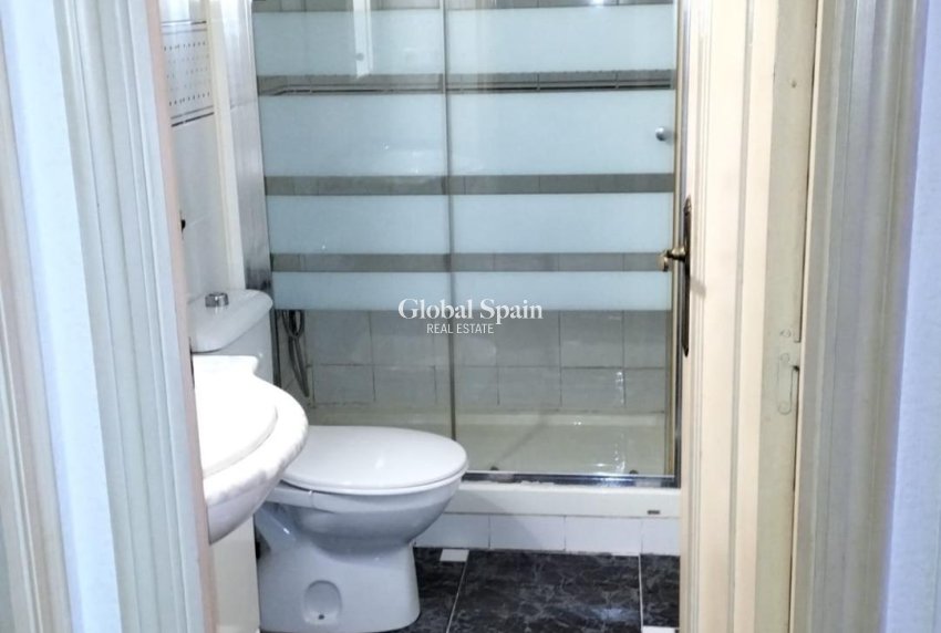Wederverkoop - APPARTEMENT -
TORREVIEJA - Gaspar Perrelló