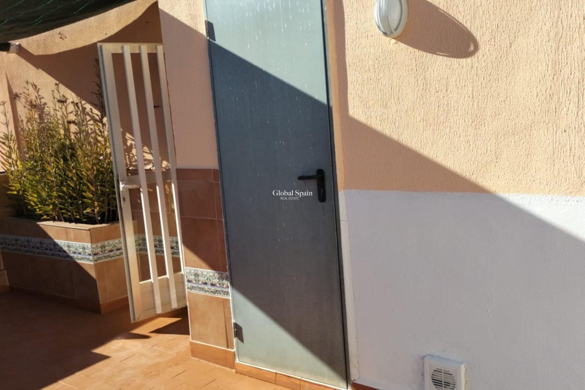 Wederverkoop - APPARTEMENT -
TORREVIEJA - Gaspar Perrelló